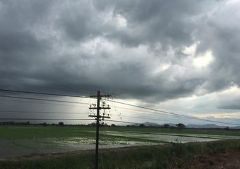 อุตุฯ เตือนภาคเหนือ ตะวันออก และภาคใต้ฝั่งตะวันตก มีฝนตกหนัก