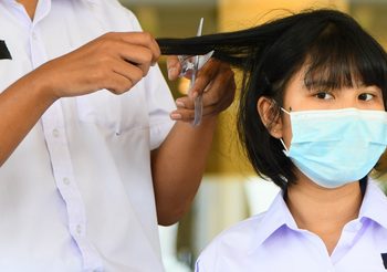 ศธ. สั่งทุกโรงเรียน ห้ามลงโทษ นร. ด้วยการตัด-กล้อนผม