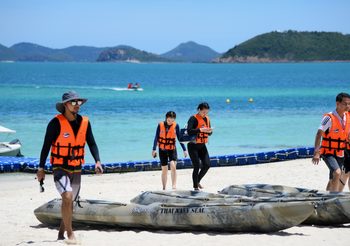 ‘เกาะแสมสาร’ หาดสวยทะเลใส ควรค่าแก่การสัมผัสบรรยากาศ