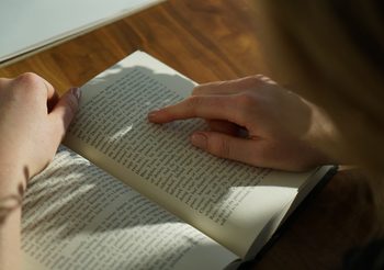 8 เคล็ดลับอ่านหนังสือยังไง ให้จำเร็วและแม่น
