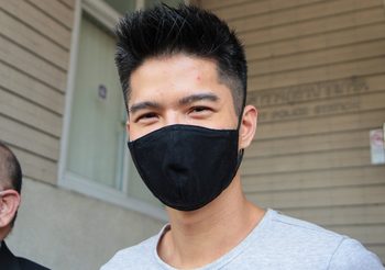 ‘ฌอน’ เข้าให้ปากคำ ตร. ยืนยันทำประโยชน์เพื่อสังคม