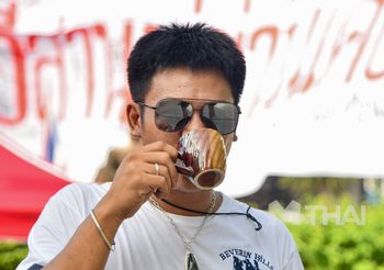 “ไผ่ ดาวดิน” เตรียมนอนกางเต็นท์ค้างคืน อนุสรณ์สถาน 14 ตุลา