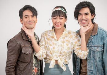 โป๊บ-เต๋อ-แซมมี่ ในผลงานภาพยนตร์ “เฮ้ย!ลูกเพ่ นี่ลูกพ่อ”