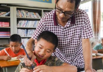 จีนเล็งเพิ่มเงินเดือน ‘ครูในชนบท’ หวังเพิ่มจำนวนแม่พิมพ์ในพื้นที่ยากไร้