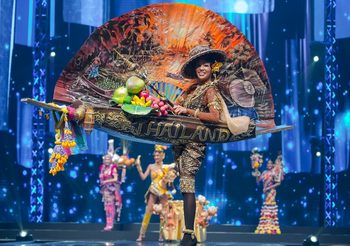 ตลาดน้ำดำเนินสะดวก มิสแกรนด์ราชบุรี คว้ารางวัล ชุดประจำชาติยอดเยี่ยม 2020