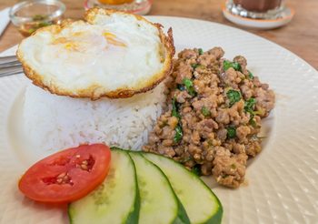 วิธีทำ ผัดกะเพราหมูสับ ง่ายๆ เมนูยอดฮิตร้านอาหารตามสั่ง