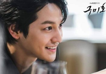 รอยยิ้มของ คิมบอม​ ในคาแรคเตอร์หล่อร้าย จากซีรีส์ Tale of the Nine Tailed