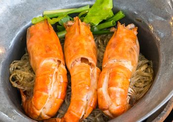 สูตร กุ้งอบวุ้นเส้น หอมอร่อยไปทั้งหม้อ