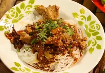 สูตร ขนมจีนน้ำเงี้ยวซี่โครงหมู บอกเลยว่า ลำขนาด!!