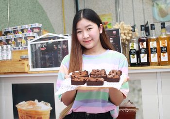 จากฝันวัยเด็กสู่ คาเฟ่ “Cookiesbebee” ของ นศ.ปี3 รายได้เดือนละครึ่งแสน