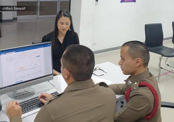 ‘ปารีณา’ แจ้งความเอาผิด ‘น้องหมวย’ แต่งชุดนร. ชูป้ายถูกครูทำอนาจาร