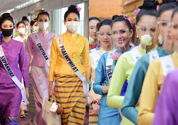 30 ผู้เข้าประกวดนางสาวไทย เก็บตัวที่เชียงใหม่ ห่างไกลโควิด-19 สวมหน้ากากเฟซชิลด์ร่วมกิจกรรม