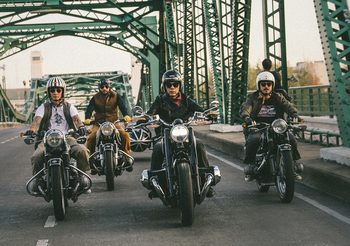 โลเคชั่นนี้น่าขี่มอเตอร์ไซค์ เที่ยวตามรอยหนังสั้นสุดเท่จาก BMW Motorrad