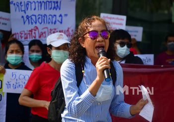 กลุ่มแรงงาน รวมตัวเรียกร้องรัฐเยียวยาถ้วนหน้า หลังถูกลดเวลาทำงาน-ถูกเลิกจ้างจำนวนมาก