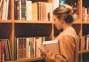 แนะนำหนังสือ 5 เล่มเด็ด ช่วยให้เข้าใจภาษาอังกฤษได้ง่ายขึ้น