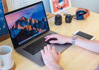 รวม 3 ปัจจัยที่ควรรู้ก่อนตัดสินใจซื้อ Macbook ออนไลน์