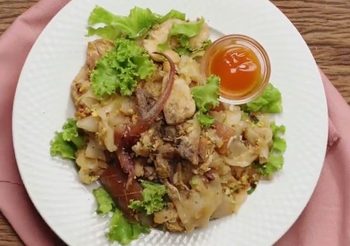 วิธีทำ ก๋วยเตี๋ยวคั่วไก่ ทำง่าย หอมอร่อย