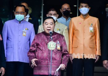 ประวิตร ระบุพุทธิพงษ์ไม่มีน้อยใจพปชร. แค่น้อยใจชะตาชีวิต