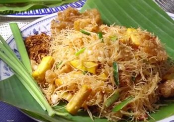 วิธีทำ ผัดหมี่กรอบกุ้งสับ เมนูอาหารโบราณชาววัง อร่อยลงตัว