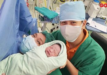 คุณพ่อป้ายแดง บอย เจษฎา ผู้ประกาศข่าว MONO29 ต้อนรับสมาชิกใหม่ น้องซีนาย