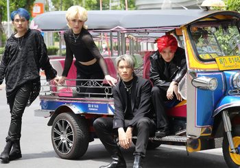 4MIX เขย่าเมือง LGBTQ ขับรถตุ๊กตุ๊ก โชว์ป้ายโปรเจคทั่วกรุง!!