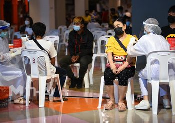 ผู้ประกันตน ม.33 เข้าฉีดวัคซีนที่จุด Show DC