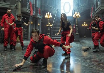 เผยภาพชุดแรกจากภาค 5 ของซีรีส์สุดระห่ำ ทรชนคนปล้นโลก (Money Heist)