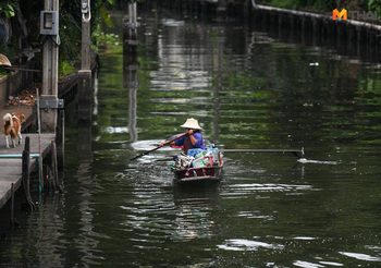 “ก๊วยจั๊บเรือ” เครื่องแน่น ณ คลองบางเชือกหนัง ขายดีสวนกระแสโควิด-19