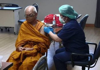 กทม. ฉีดวัคซีนเชิงรุกให้กับ พระ-สัปเหร่อ 221 วัด