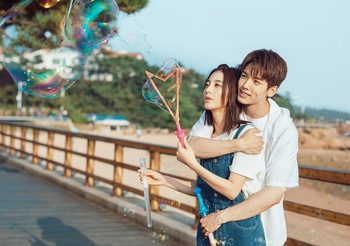 “First Romance กาลครั้งหนึ่งถึงรักแรก” ซีรีส์จีนโรแมนติกสุดฟิน นำแสดงโดย “หวังอี่หลุน-ว่านเผิง”