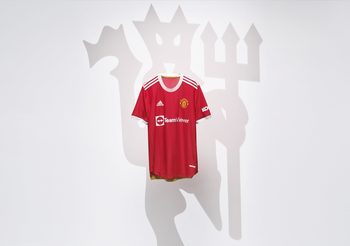 อาดิดาส เปิดตัวเสื้อแข่งขันเหย้าของ แมนเชสเตอร์ ยูไนเต็ด ประจำฤดูกาล 2021/22