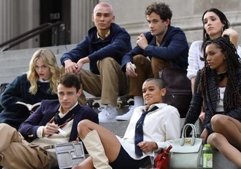ปลุกตำนานซีรีส์ Gossip Girl 2021 รีบูทความเฟียสเรียกแม่