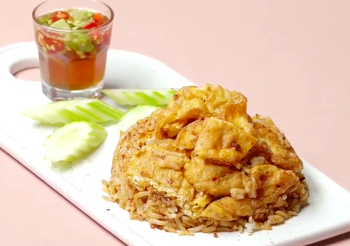 วิธีทำ ข้าวผัดน้ำพริกนรกไข่เจียว เมนูอร่อยในราคาประหยัด