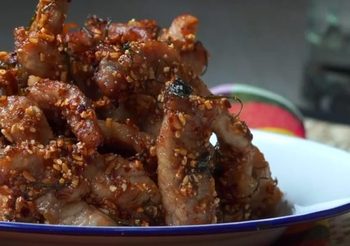 วิธีทำ หมูคลุกฝุ่น เมนูกับแกล้มที่ไม่ควรพลาด กินเพลินๆ