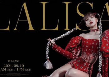 Lisa Solo กับภาพโปสเตอร์แรก มาพร้อมกับชุดลายคุ้นตาคนไทย ผ้าพันคอคาวบอยเพรสลีย์