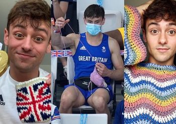Tom Daley นักกีฬากระโดดน้ำสหราชอาณาจักร ถักนิตติ้งระหว่างนั่งเชียร์แข่งขัน