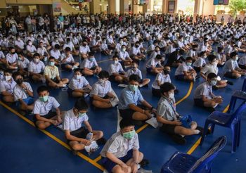 ‘รัฐบาล’ แจงโอนแล้ว 2.17 หมื่นล้านบาท เร่งเยียวยานักเรียน-นักศึกษา