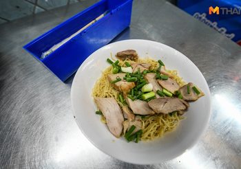 ใครเคยกินยกมือขึ้น! เยอะ อิ่ม คุ้ม “บะหมี่จับกัง” ต้นตำรับจากเยาวราช