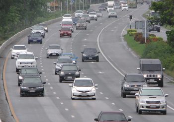 กรมการขนส่งฯ เปิดให้บริการต่ออายุใบขับขี่ จองคิวผ่านแอปฯ