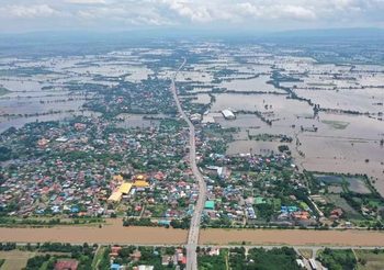 อำเภอในพื้นที่ลุ่มต่ำ จ.ลพบุรี เริ่มได้รับผลกระทบจากมวลน้ำจำนวนมาก
