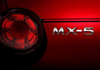 Mazda MX-5 เจนฯ หน้าอาจจะได้ใช้เครื่อง Skyactive-X กับเกียร์กระปุก