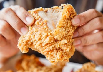 เคล็ดลับ ทอดไก่ยังไงให้กรอบนอกนุ่มใน เหมือนร้านดัง