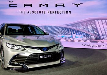 Toyota Camry ใหม่จัดหนักเครื่อง 2.5 ลิตร – ไฮบริดเต็มรูปแบบ พร้อมชุดแต่ง Modellista