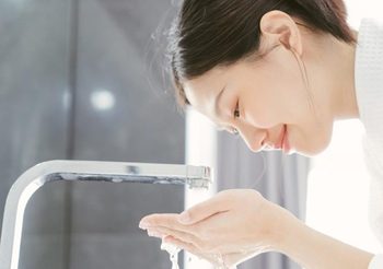 สาเหตุการเกิด หน้ามัน แนะนำการดูผิวหน้าที่ถูกต้อง เมื่อผิวมัน เป็นสิว