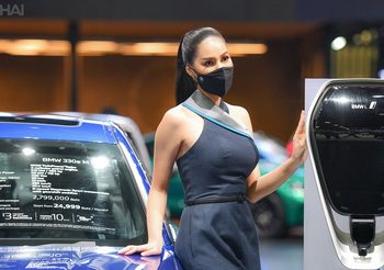 สวยทะลุแมสก์! พริตตี้ Motor Expo 2021 สีสันของงานที่ขาดไม่ได้ ภายใต้มาตรการเข้ม