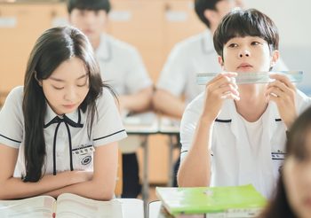 Our Beloved Summer ร้อนนั้นเรารักกัน : ความทรงจำของรักแรกสู่การกลับมาพบกันที่ทำให้หัวใจเต้นรัวอีกครั้ง