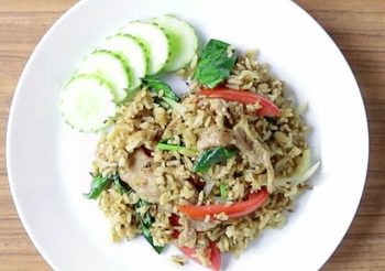 สูตร ข้าวผัดรถไฟ เมนูในตำนานที่คุ้นเคย ความอร่อยจัดเต็ม