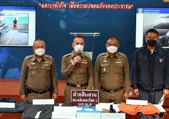แถลงจับกุม!  “ชายเร่ร่อน” ทุบกระจกรถยนต์ลักทรัพย์สิน