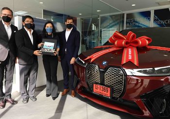 BMW ประเทศไทย ส่งมอบ iX xDrive50 Sport แก่ลูกค้าคนแรกในไทยอย่างเป็นทางการ