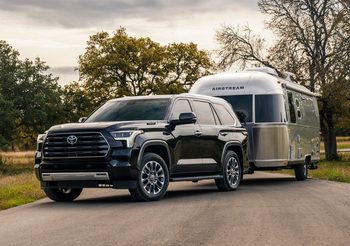 Toyota Sequoia เอสยูวีโครงบันไดโฉมใหม่ กว้างขวาง อเนกประสงค์ พร้อมเครื่องไฮบริด i-Force Max